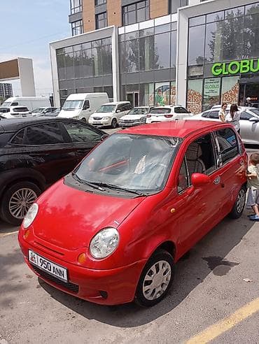 Водила жена продаю Компактный городской хэтчбек, 5 дверей, красный