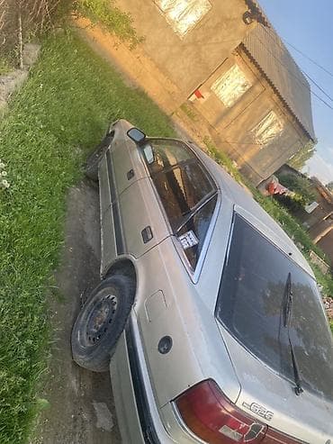 camry 75 xse: Mazda 626: 1989 г., Седан — 3