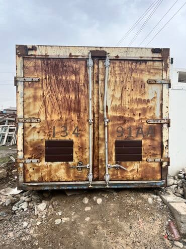 Продается пена утепленное контейнер,длина 6,50м,ширина 2,50м