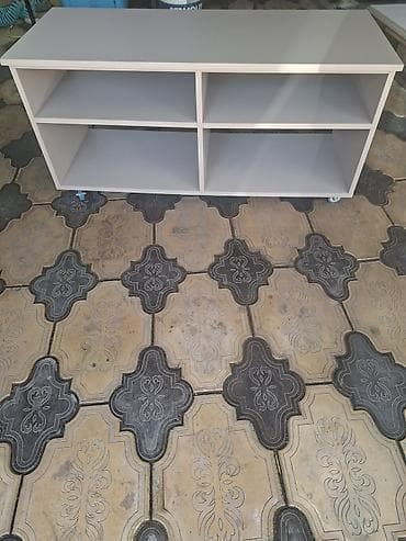 Столдор: Продаю новый журнальный столик на колесиках. Можно использовать как — 2