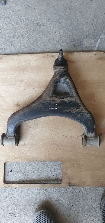 Передний правый рычаг Mercedes-Benz Б/у, Оригинал, Германия at lalafo.kg Передний правый рычаг Mercedes-Benz Б/у, Оригинал, Германия