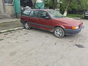 red cell: Volkswagen Passat Variant: 1989 г., Механика, Бензин, Универсал — 1