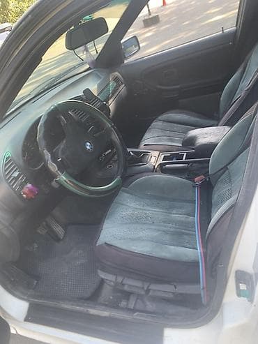 signum 3: BMW 3 series: 1994 г., 1.8 л, Механика, Газ, Седан — 9
