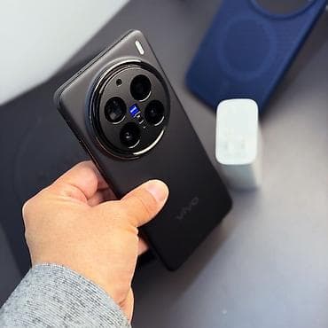 Vivo X200 Pro, Б/у, 256 ГБ, цвет - Черный, 2 SIM at lalafo.kg Vivo X200 Pro, Б/у, 256 ГБ, цвет - Черный, 2 SIM