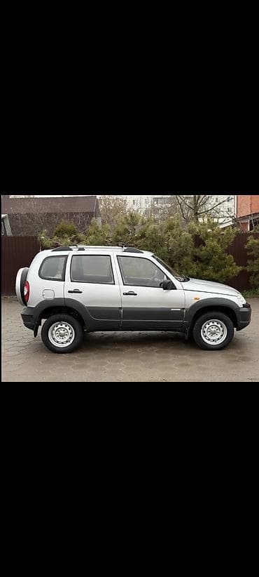 Chevrolet Niva: 2012 г., 1.7 л, Механика, Бензин, Кроссовер