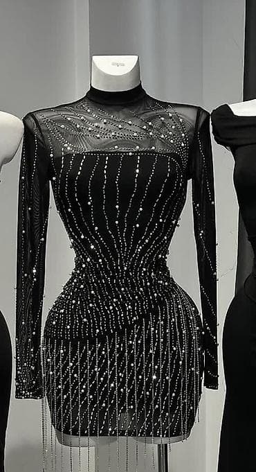 велюровый халат: Черное вечернее мини-платье - Силуэт: облегающее мини, акцент на — 3