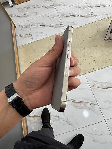 hyperx cloud stinger: IPhone 16 Pro, Natural Titanium — 2