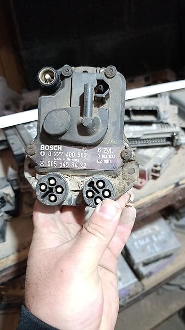 2 4 д: Блок управления зажиганием BOSCH для 6-цилиндровых двигателей. - — 2