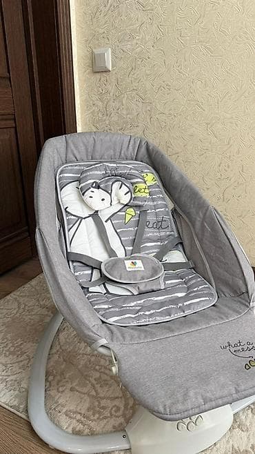 детские кочалки: Детский шезлонг, Б/у, Качалка, ЛДСП, цвет - Серый — 1
