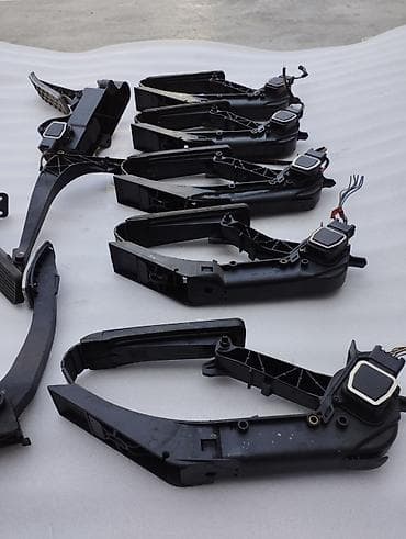 Автозапчасти Педаль газа на Мерседес-бенц. Педаль газа (акселератор)