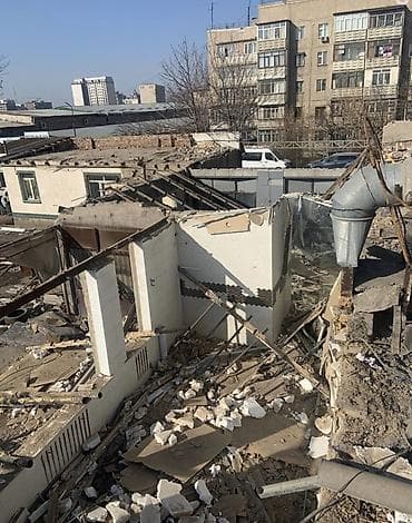 Услуги по строительству и ремонту: Снос стен, Разбор полов, Снятие потолков | Гипсокартонная стена, Снос перегородки, Снятие старой штукатурки | Зачистка от старых обоев, Сбивка старой штукатурки, Снятие извести | Демонтаж ламината, Демонтаж паркета, Демонтаж линолеума | Крыша из шифера, Металлочерепичная кровля, Мягкая кровля Больше 6 лет опыта — 3