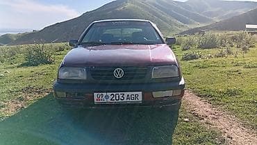 Транспорт: Volkswagen Vento: 1994 г., 1.8 л, Механика, Бензин, Седан — 2