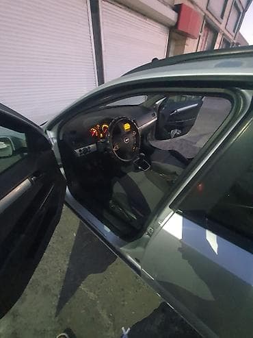 gac aion s 2021: Opel Astra: 2005 г., Механика, Универсал — 3