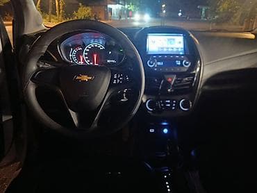 Транспорт: Chevrolet Spark: 2019 г., 1 л, Автомат, Бензин, Хэтчбэк — 4