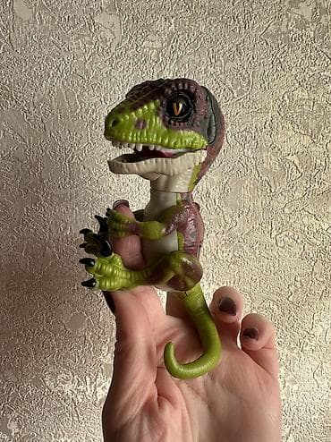 платье детское: Продаю динозавров в идеальном состоянии. Последний интерактивный — 6