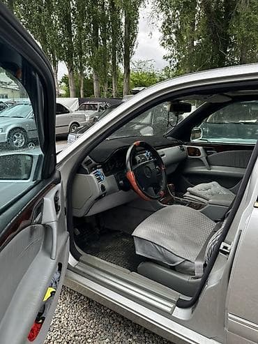передный бампер 210: Mercedes-Benz E-Class: 1997 г., 3.2 л, Автомат, Седан — 4