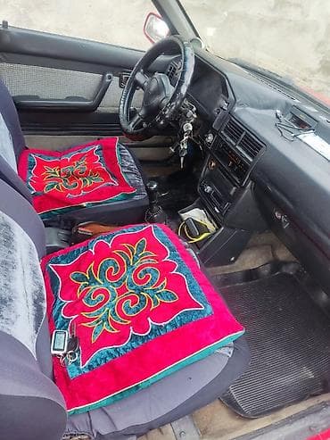 мазда продаю: Mazda 323: 1987 г., 1.7 л, Механика, Дизель, Седан — 3