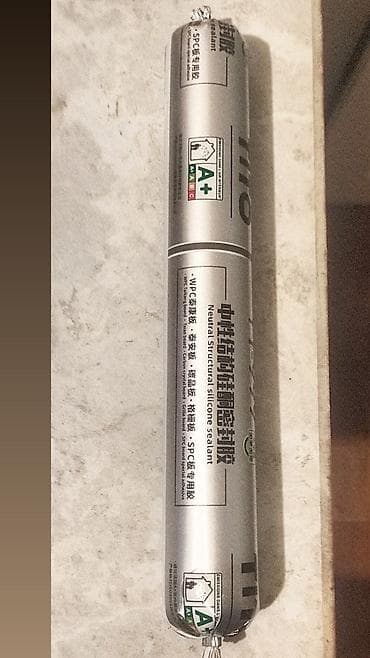 Силиконовый герметик акриловый . белый влагостойкий