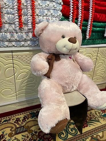 сунот кийимдер: Большой плюшевый мишка - Размер: примерно 120–140 см (сидит на стуле — 2