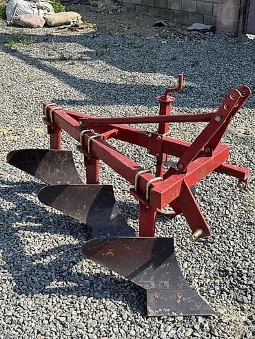 Навесной трехкорпусный плуг для трактора - Тип: оборотный/корпусный at lalafo.kg Навесной трехкорпусный плуг для трактора - Тип: оборотный/корпусный