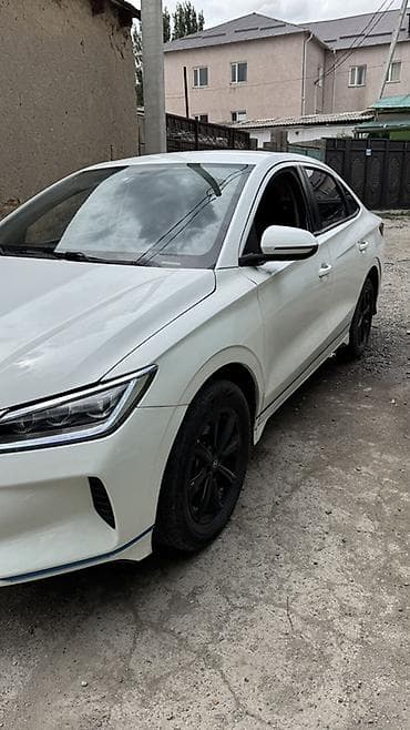 w211 5: BYD E3: 2020 г., 0.1 л, Автомат, Электромобиль, Седан — 3