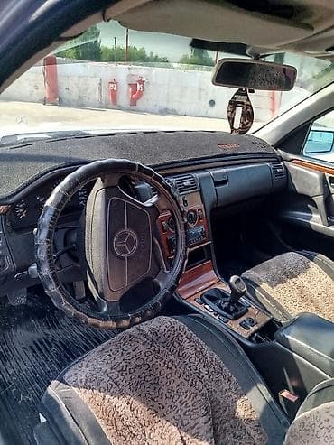 мерсс 210: Mercedes-Benz E-Class: 1998 г., 2.4 л, Ручные, Бензин, Седан — 4