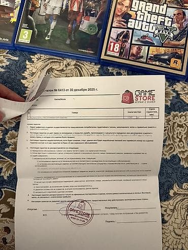 контралер: PlayStation slim 5 (модель CFI-2115) с дисководом, SSD 1 ТБ. В — 2