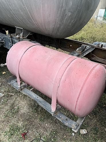 пустой контейнеры: Продаю Газовые баллоны цилиндрические — 1