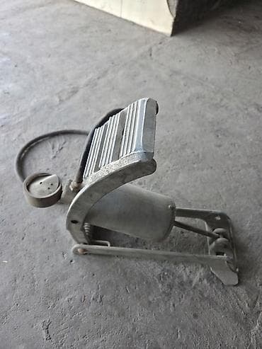 Ножной (педальный) автомобильный насос Описание: - Механический