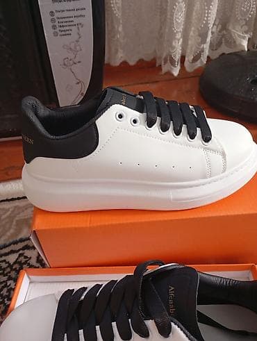 ора: Белые кеды с контрастной чёрной отделкой - Модель: низкие с — 3