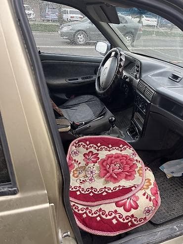 голльф 2: Daewoo Nexia: 2008 г., 1.6 л, Ручные, Бензин, Седан — 5