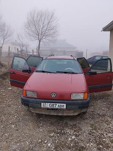 Volkswagen Passat Variant: 1991 г., 1.8 л, Механика, Бензин, Универсал