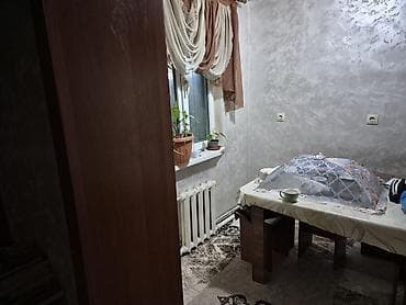 Недвижимость: 🏡 **Продаётся мансардный дом** 📍 Локация: Новопавловка, ул. Кирова 📐 — 8