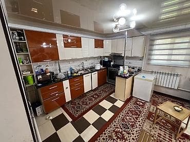 Кыймылсыз мүлк: 🏡✨ ПРОДАЁТСЯ ПРОСТОРНЫЙ ДОМ ✨🏡 📍 Район: ГЭС-3 🏠 Комнат: 4 📐 Площадь — 6