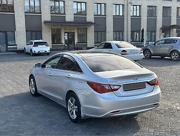 Hyundai Sonata: 2011 г., 2.4 л, Автомат, Бензин, Седан — 5