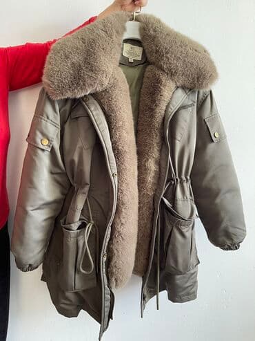 теплый и удобный: Куртка теплая почти новая, я носила её всего месяц в конце — 3