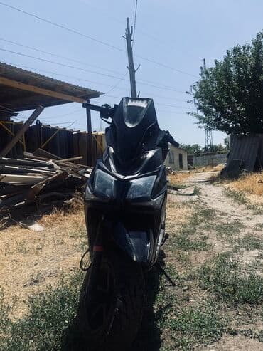 Макси-скутер 150 куб. см, Бензин, Б/у