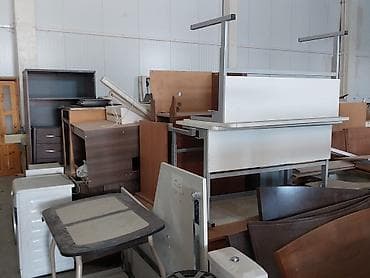 Мебельные гарнитуры: Комплект офисной мебели, Б/у, Тумба, ДСП, Платная доставка, цвет - Коричневый — 1