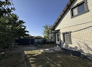 Дома: Продаётся жилой дом с большим участком и садом. - Дом кирпичный — 1