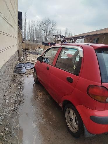 обмен на малолитражку: Компактный городской хэтчбек красного цвета. матор карлика 5 Основные — 3