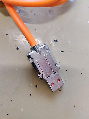 Настольные ПК и комплектующие: Оранжевый кабель USB–штекер → коаксиальный штекер (игольчатый — 2