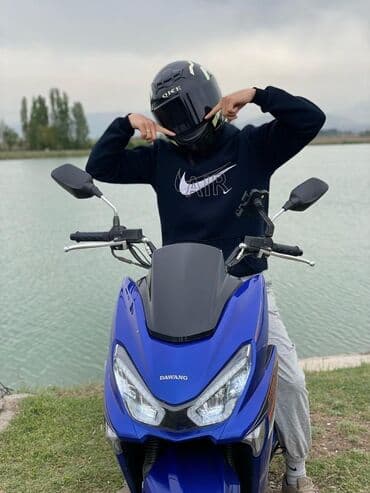 купить трехколесный электроскутер бу: Макси-скутер 150 куб. см, Бензин, Б/у — 1