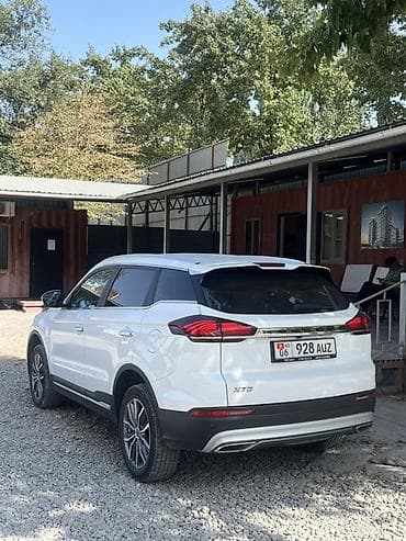 geely atlas: Geely Atlas Pro: 2025 г., 1.5 л, Автомат, Бензин, Кроссовер — 4