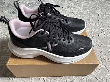 черные кроссовки: Легкие летние кроссовки для бега и повседневной активности - Цвет — 2