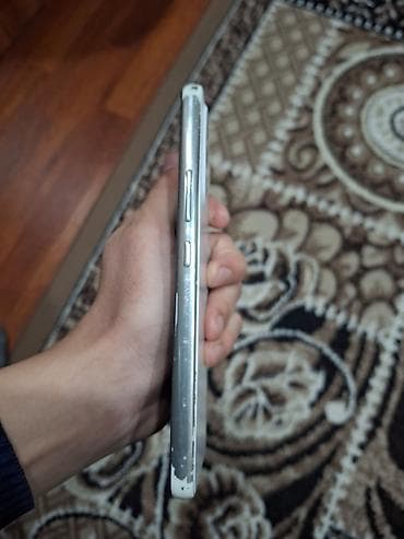 телефон с большой батареей: Samsung Galaxy A53 5G, Б/у, 128 ГБ, цвет - Белый, 2 SIM — 6