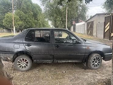 rf 2: Volkswagen Vento: 1992 г., 1.8 л, Механика, Бензин, Седан — 4