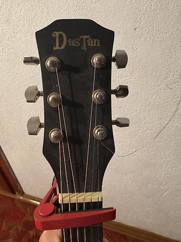 малый барабан: Акустическая гитара Dastan, форма корпуса Dreadnought с вырезом — 1