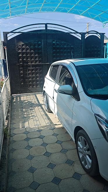 camry 2020: Chevrolet Spark: 2016 г., 1 л, Вариатор, Бензин, Хэтчбэк — 7