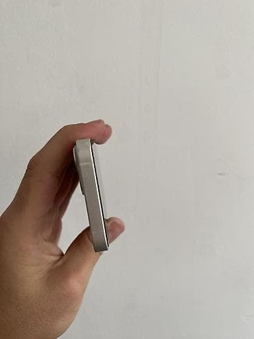 IPhone 13, 128 ГБ, Старлайт, Кабель