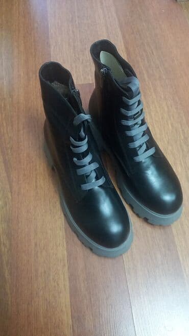 штаны кожаные: Высокие женские черные ботинки на шнуровке. - Материал : натуральная — 9